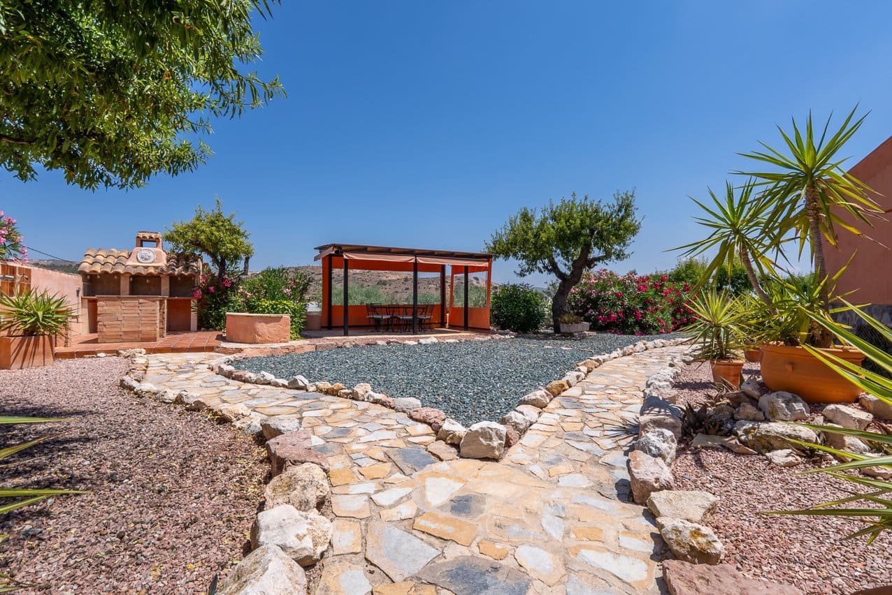 5 bedroom Villa for sale in La Romana with pool - € 545,000 (Ref: 9935135)