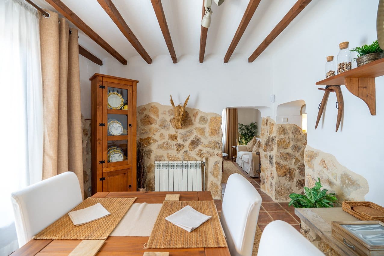 5 bedroom Villa for sale in La Romana with pool - € 545,000 (Ref: 9935135)
