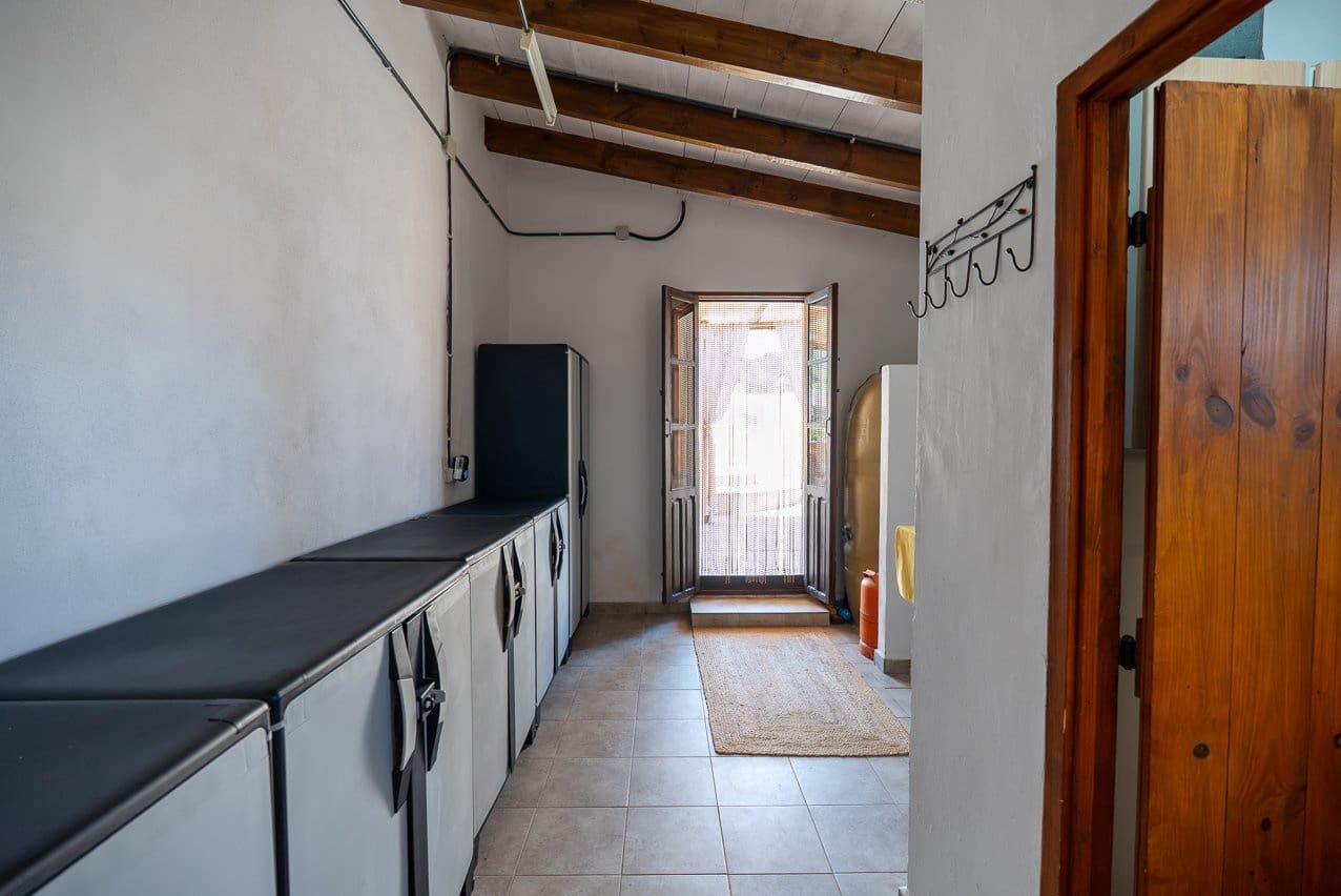 5 bedroom Villa for sale in La Romana with pool - € 545,000 (Ref: 9935135)