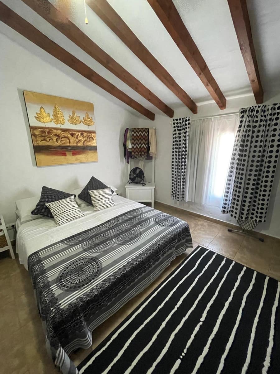 5 bedroom Villa for sale in La Romana with pool - € 545,000 (Ref: 9935135)