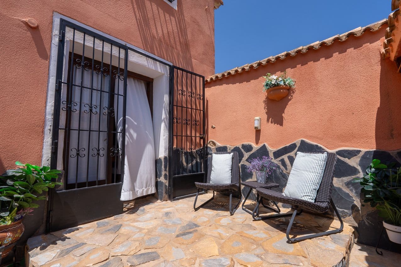 5 bedroom Villa for sale in La Romana with pool - € 545,000 (Ref: 9935135)