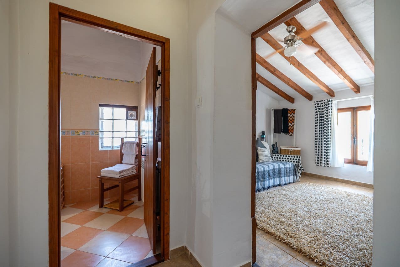 5 bedroom Villa for sale in La Romana with pool - € 545,000 (Ref: 9935135)