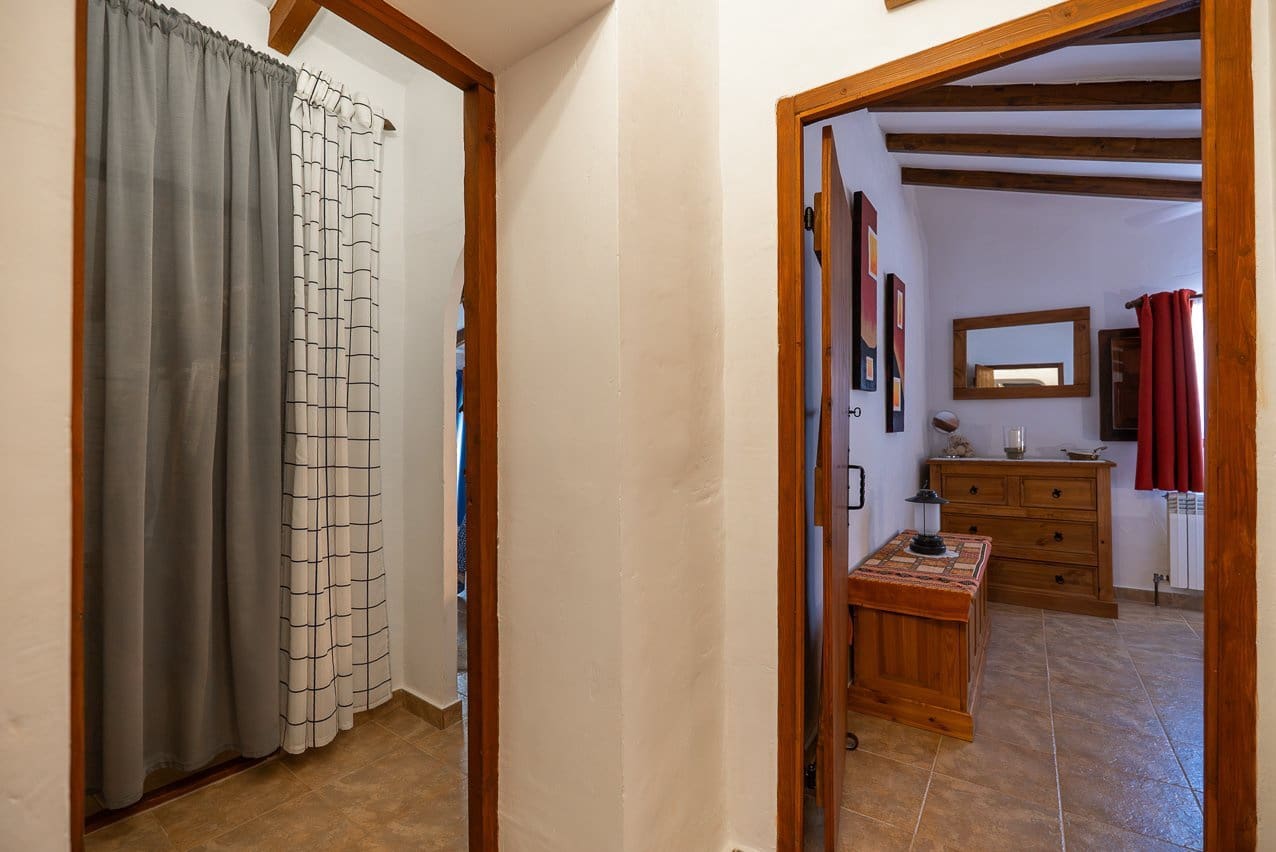 5 bedroom Villa for sale in La Romana with pool - € 545,000 (Ref: 9935135)