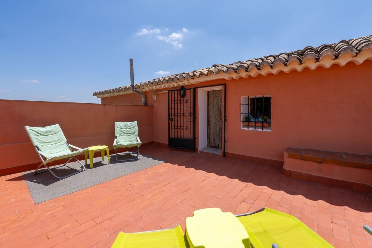 5 bedroom Villa for sale in La Romana with pool - € 545,000 (Ref: 9935135)