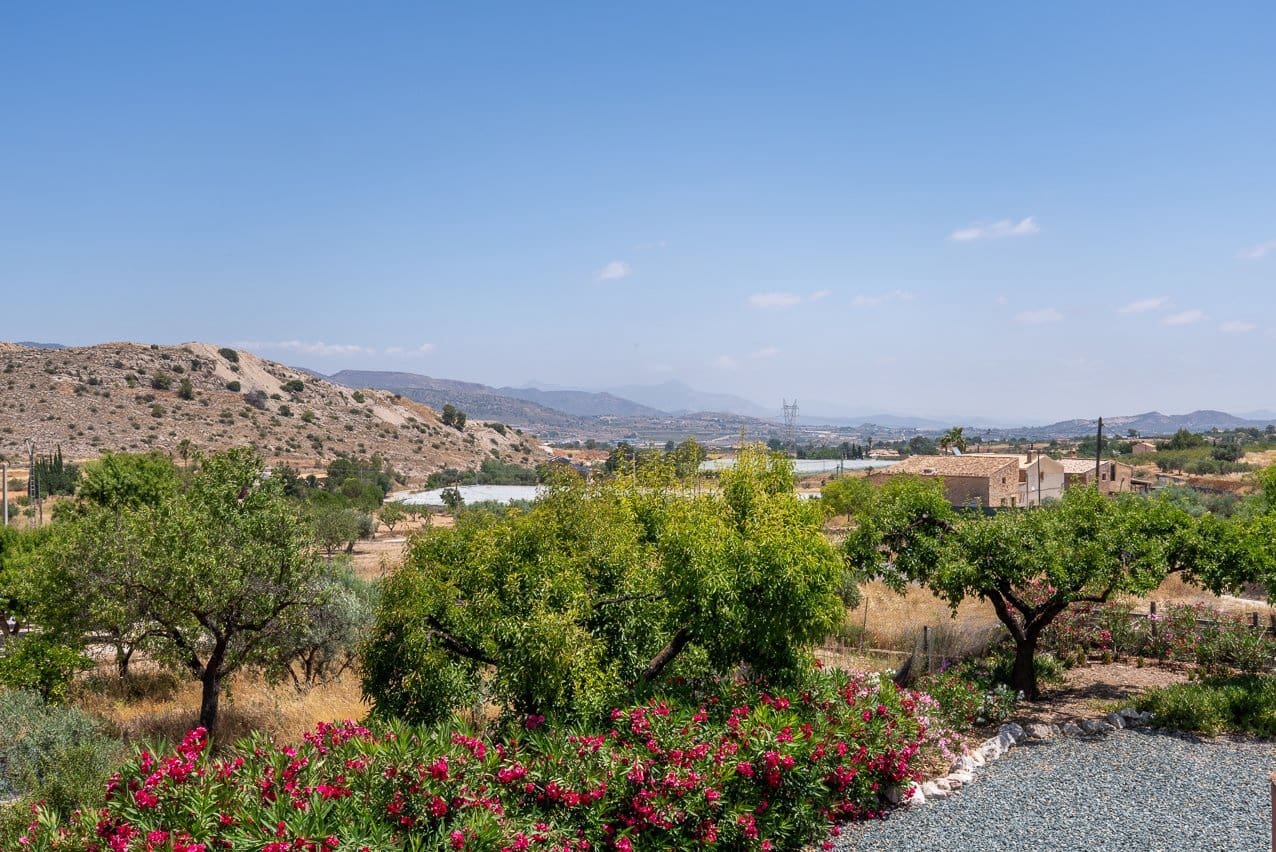 5 bedroom Villa for sale in La Romana with pool - € 545,000 (Ref: 9935135)