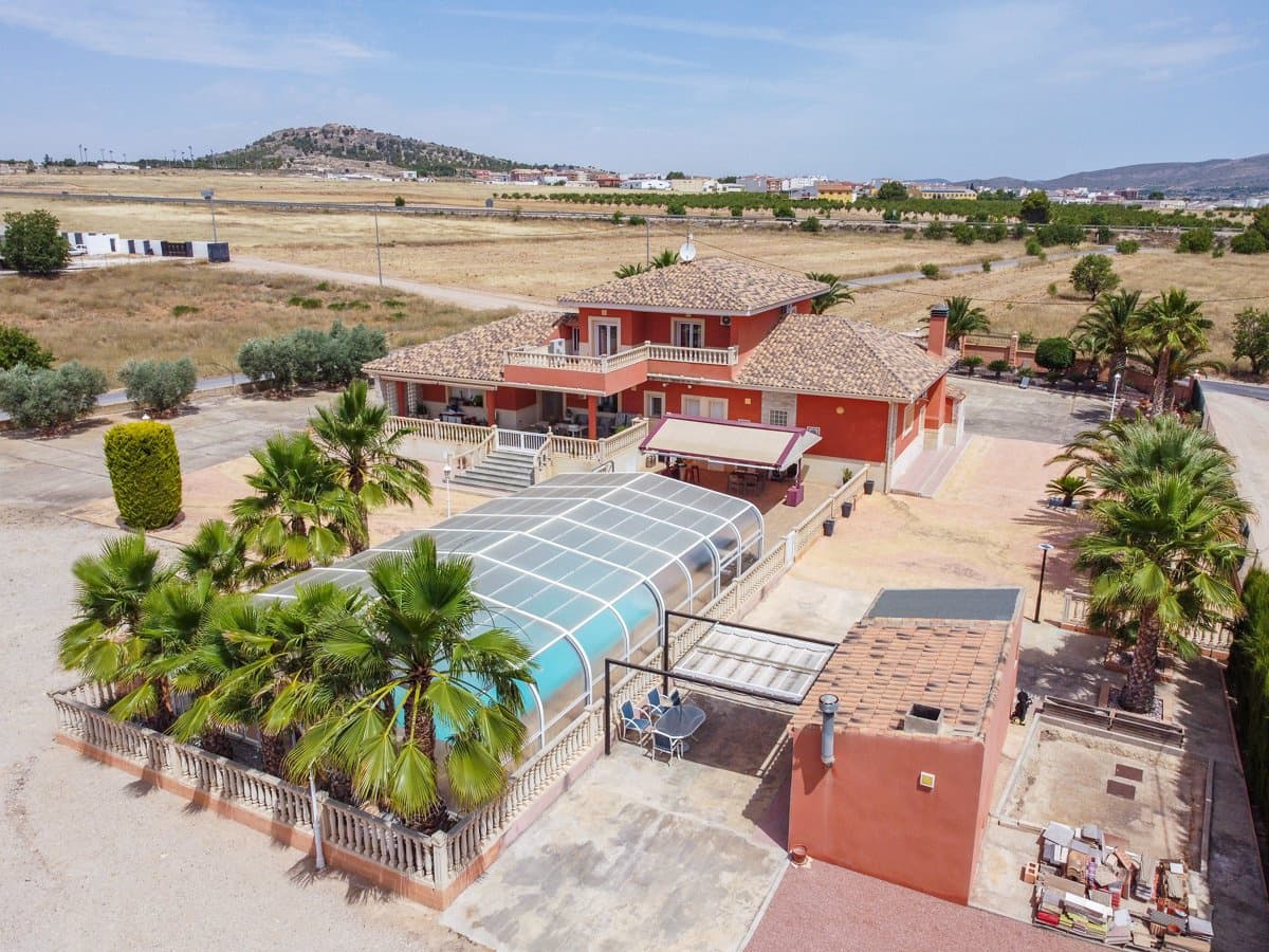 5 soverom Villa til salgs i Yecla med svømmebasseng - € 580 000 (Ref: 9937139)