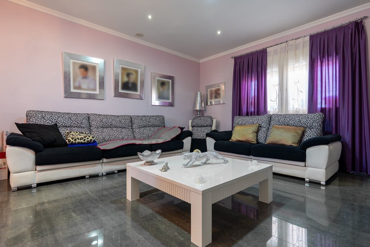 5 bedroom Villa for sale in Yecla with pool - € 580,000 (Ref: 9937139)