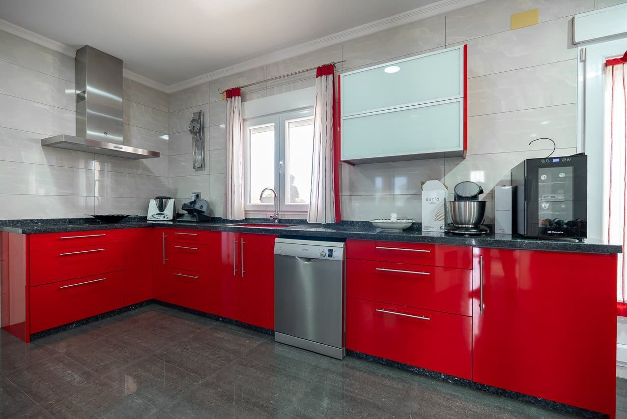 5 bedroom Villa for sale in Yecla with pool - € 580,000 (Ref: 9937139)