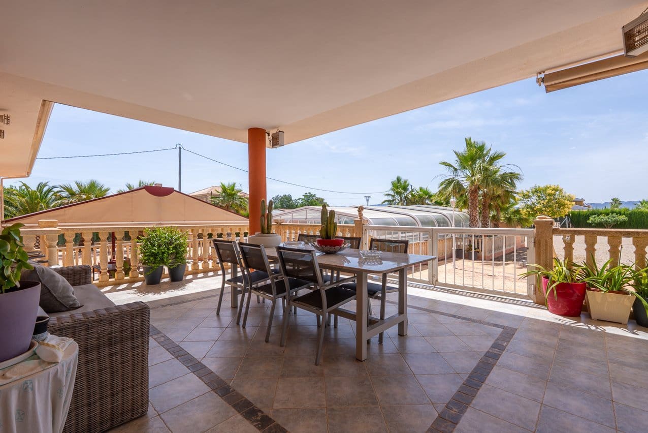 5 bedroom Villa for sale in Yecla with pool - € 580,000 (Ref: 9937139)