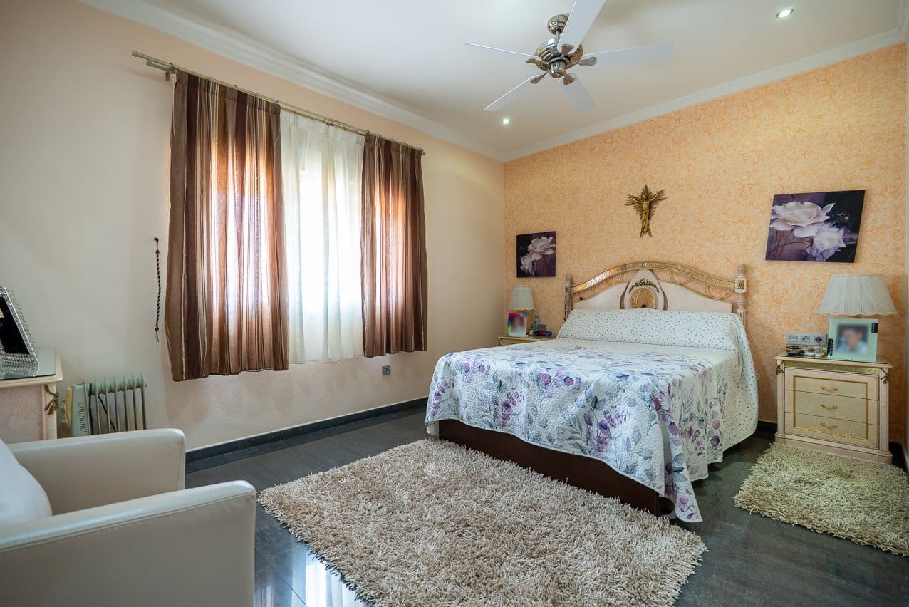 5 bedroom Villa for sale in Yecla with pool - € 580,000 (Ref: 9937139)