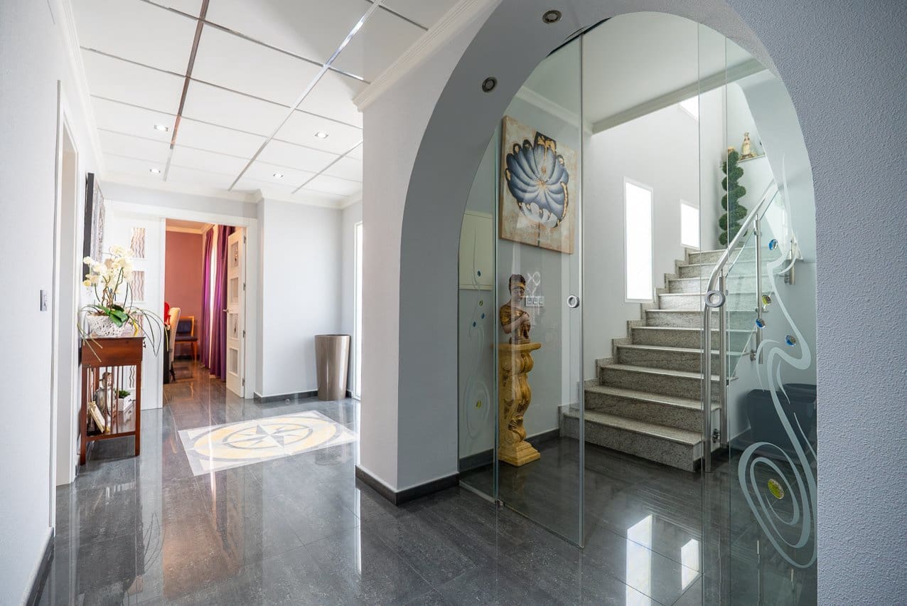 5 bedroom Villa for sale in Yecla with pool - € 580,000 (Ref: 9937139)