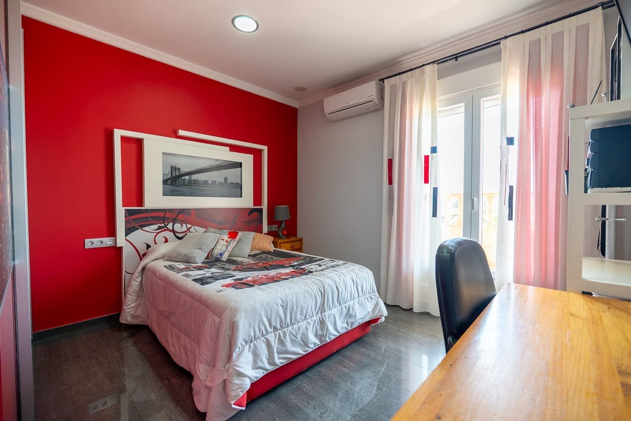 5 bedroom Villa for sale in Yecla with pool - € 580,000 (Ref: 9937139)