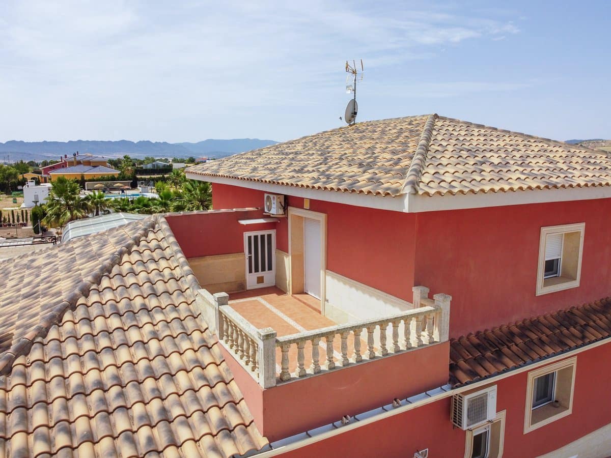 5 bedroom Villa for sale in Yecla with pool - € 580,000 (Ref: 9937139)
