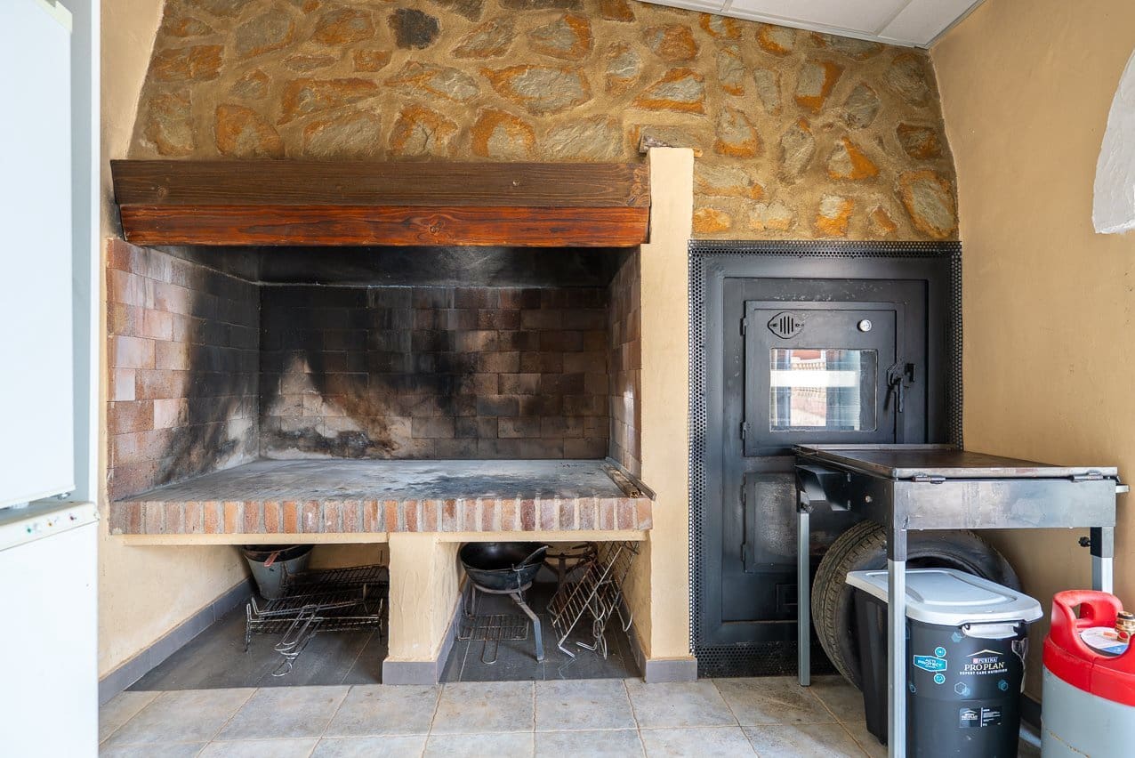 5 bedroom Villa for sale in Yecla with pool - € 580,000 (Ref: 9937139)