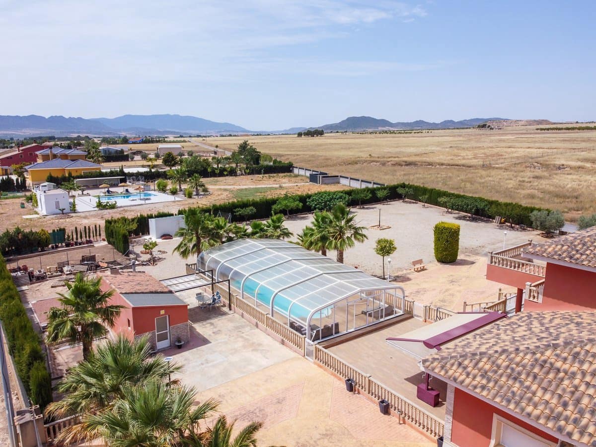 5 bedroom Villa for sale in Yecla with pool - € 580,000 (Ref: 9937139)