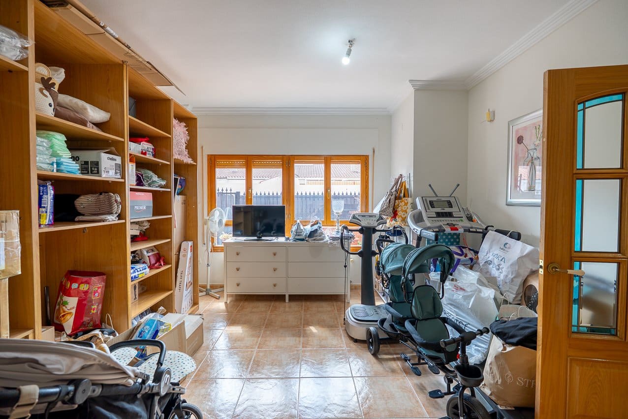 4 sypialnia Dom na sprzedaż w Pinoso z basenem - 299 950 € (Ref: 9941630)