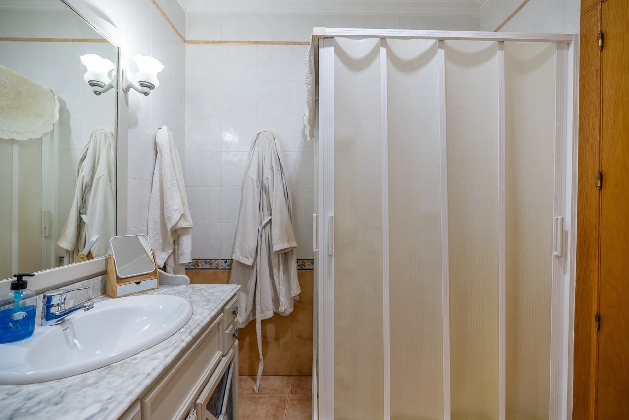 4 makuuhuone Omakotitalo myytävänä paikassa Pinoso mukana uima-altaan - 299 950 € (Ref: 9941630)