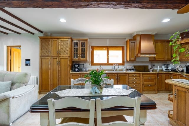 4 quarto Casa em Banda para venda em Pinoso com piscina - 299 950 € (Ref: 9941630)