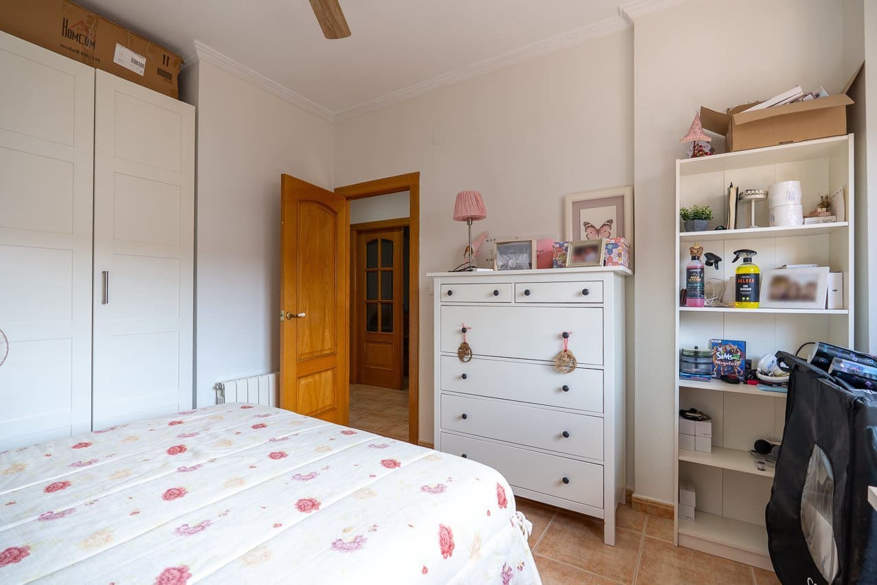 4 makuuhuone Omakotitalo myytävänä paikassa Pinoso mukana uima-altaan - 299 950 € (Ref: 9941630)