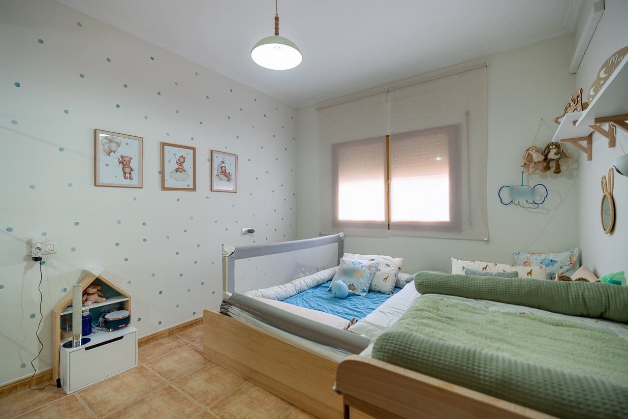 4 makuuhuone Omakotitalo myytävänä paikassa Pinoso mukana uima-altaan - 299 950 € (Ref: 9941630)