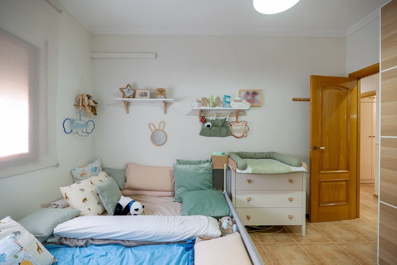 4 makuuhuone Omakotitalo myytävänä paikassa Pinoso mukana uima-altaan - 299 950 € (Ref: 9941630)