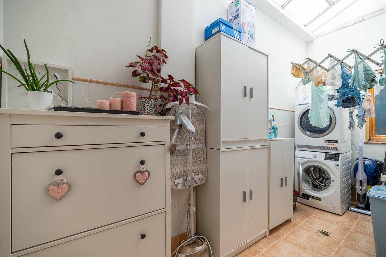 4 makuuhuone Omakotitalo myytävänä paikassa Pinoso mukana uima-altaan - 299 950 € (Ref: 9941630)
