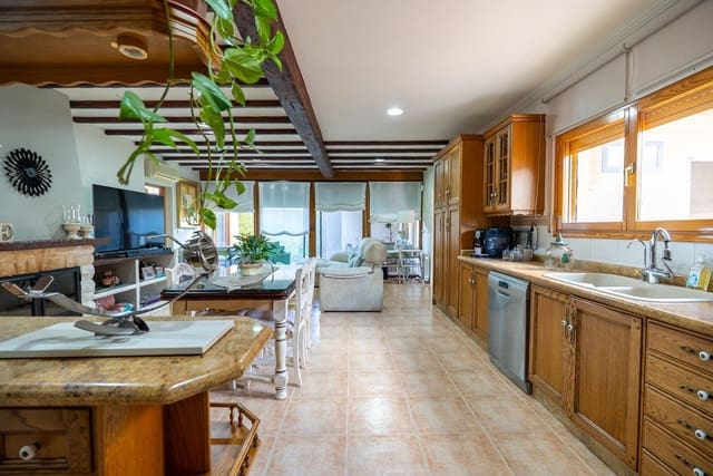 4 quarto Casa em Banda para venda em Pinoso com piscina - 299 950 € (Ref: 9941630)