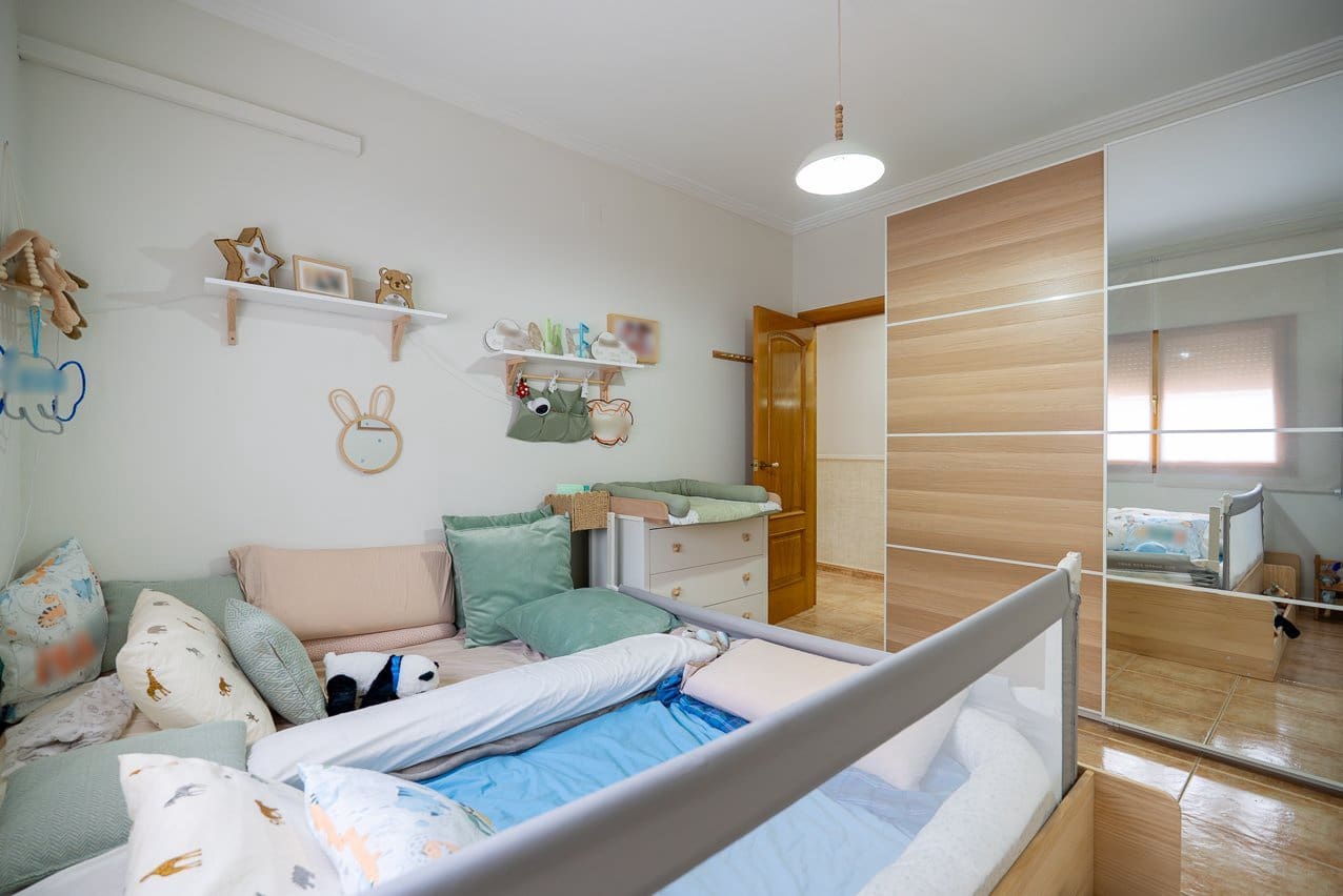 4 makuuhuone Omakotitalo myytävänä paikassa Pinoso mukana uima-altaan - 299 950 € (Ref: 9941630)
