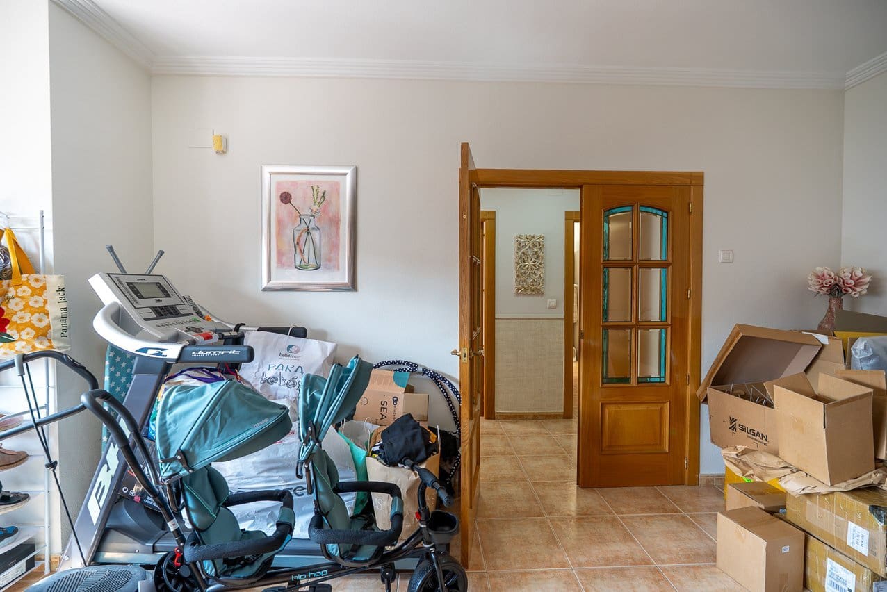 4 makuuhuone Omakotitalo myytävänä paikassa Pinoso mukana uima-altaan - 299 950 € (Ref: 9941630)