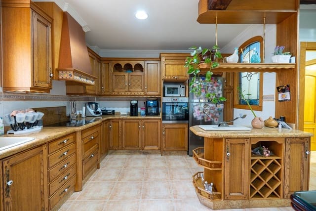 4 quarto Casa em Banda para venda em Pinoso com piscina - 299 950 € (Ref: 9941630)