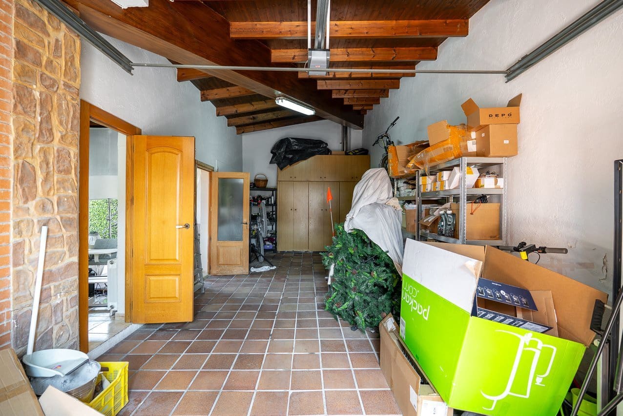 4 makuuhuone Omakotitalo myytävänä paikassa Pinoso mukana uima-altaan - 299 950 € (Ref: 9941630)
