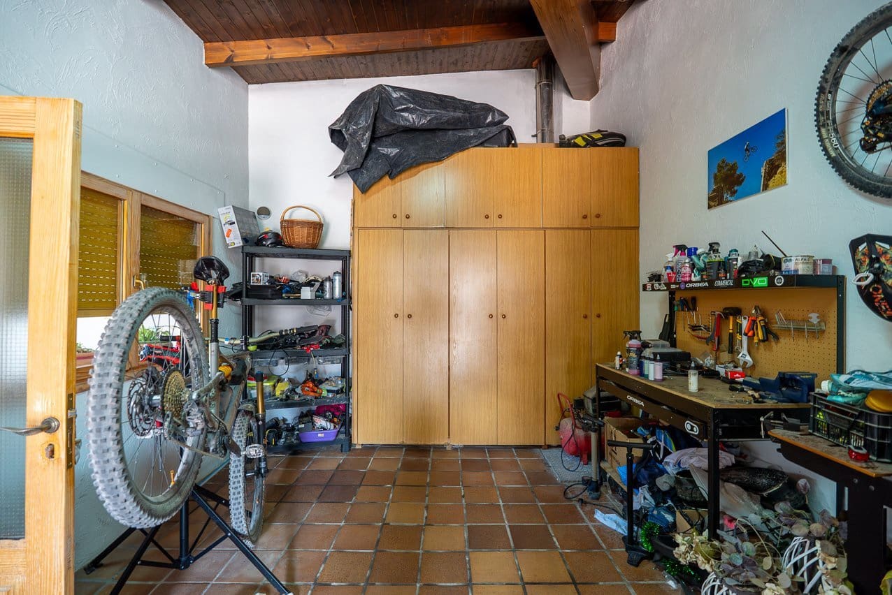 4 makuuhuone Omakotitalo myytävänä paikassa Pinoso mukana uima-altaan - 299 950 € (Ref: 9941630)