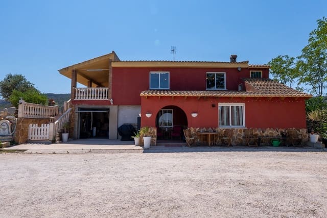 4 makuuhuone Maalaistalo myytävänä paikassa Villena mukana uima-altaan - 399 000 € (Ref: 9956700)