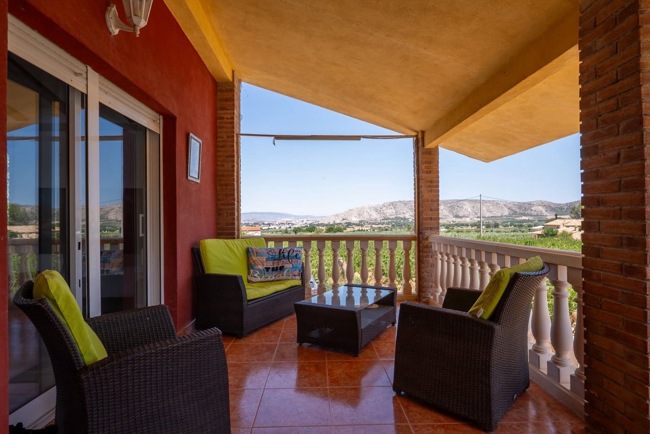 4 chambre Finca/Maison de Campagne à vendre à Villena avec piscine - 399 000 € (Ref: 9956700)
