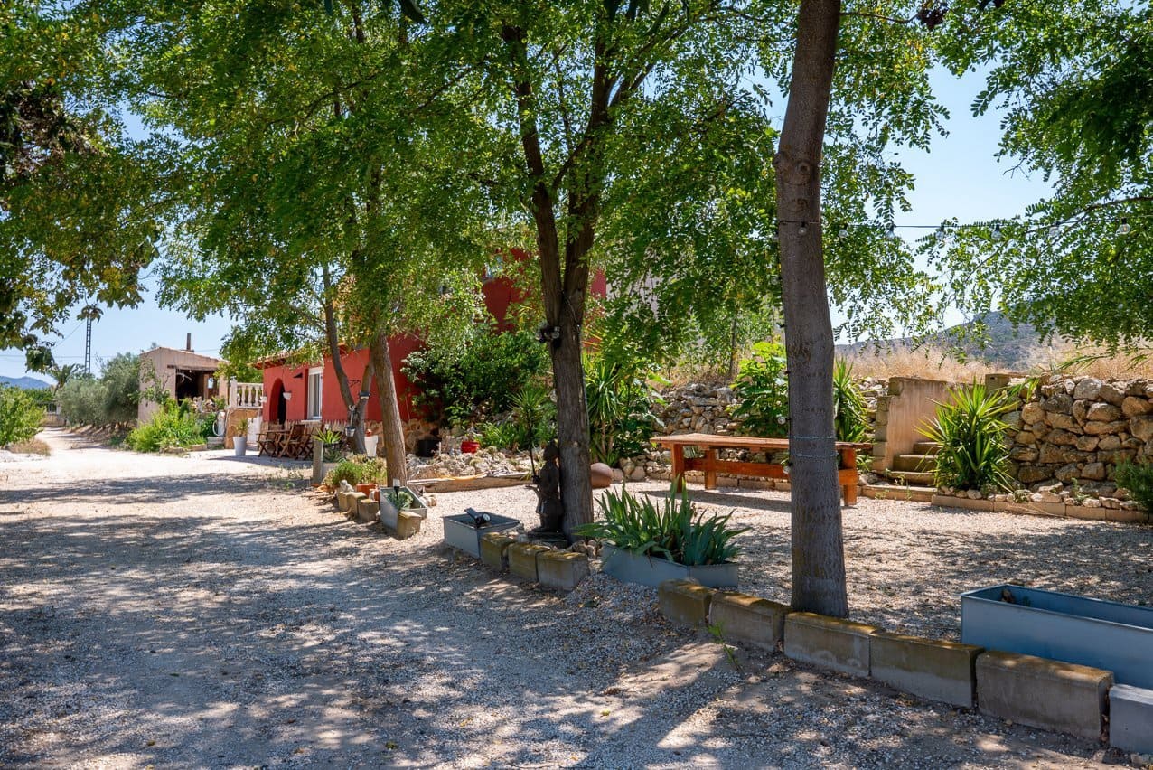 4 chambre Finca/Maison de Campagne à vendre à Villena avec piscine - 399 000 € (Ref: 9956700)