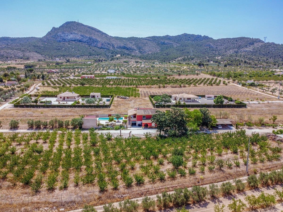 4 chambre Finca/Maison de Campagne à vendre à Villena avec piscine - 399 000 € (Ref: 9956700)