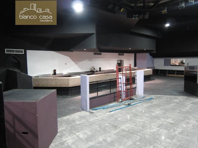 Erhverv til leje i Carballo - € 1.300 (Ref: 2400502)