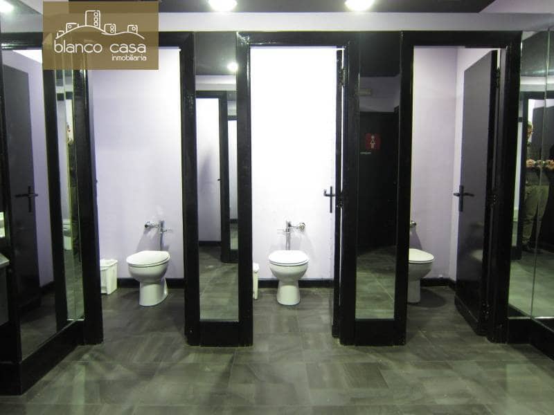 Erhverv til leje i Carballo - € 1.300 (Ref: 2400502)