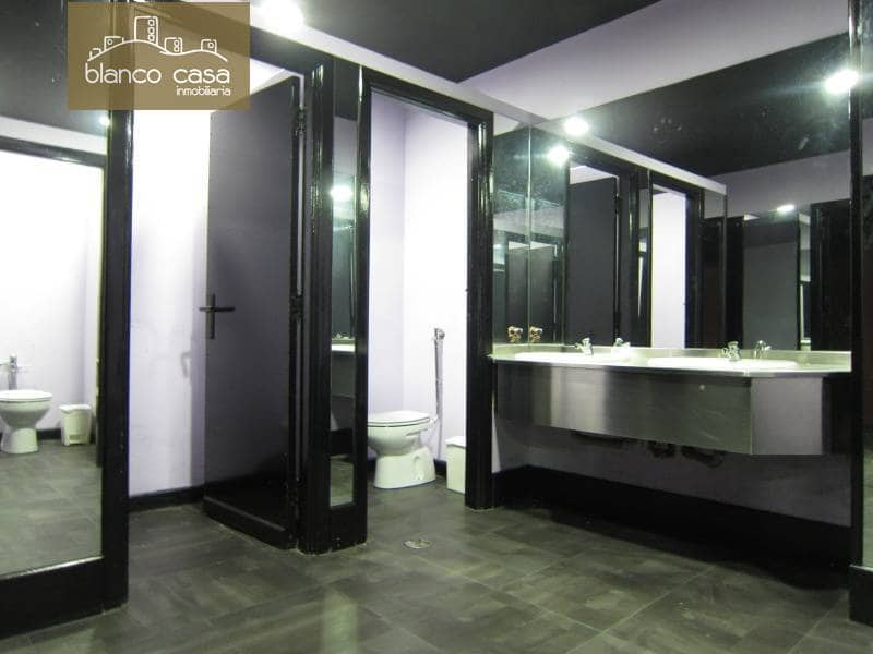 Erhverv til leje i Carballo - € 1.300 (Ref: 2400502)