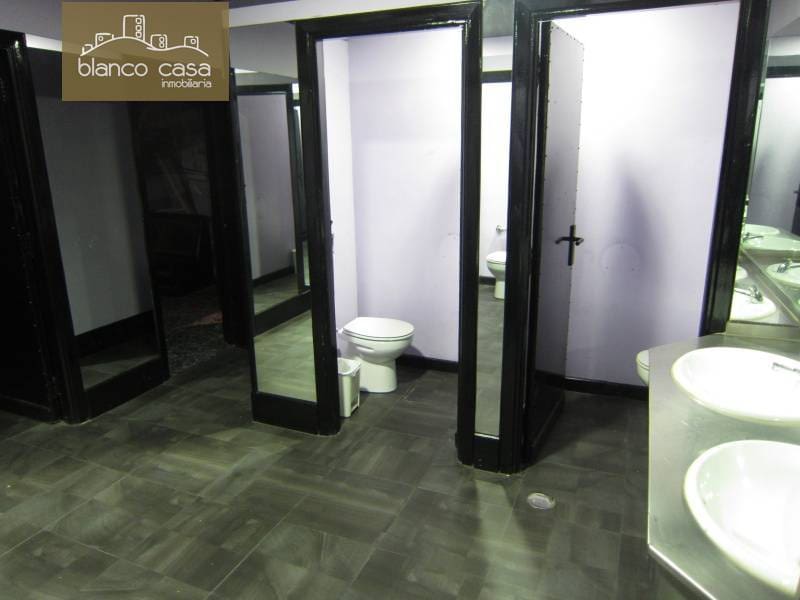 Erhverv til leje i Carballo - € 1.300 (Ref: 2400502)