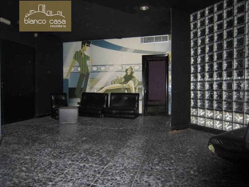 Erhverv til leje i Carballo - € 1.300 (Ref: 2400502)