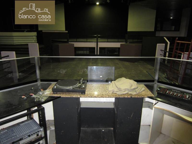 Erhverv til leje i Carballo - € 1.300 (Ref: 2400502)