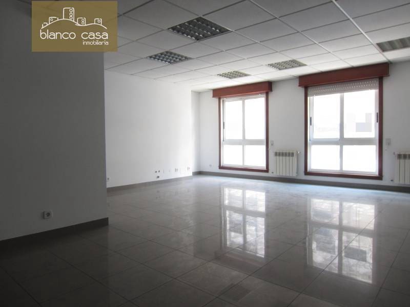 Kontor att hyra i Carballo - 400 € (Ref: 2557861)