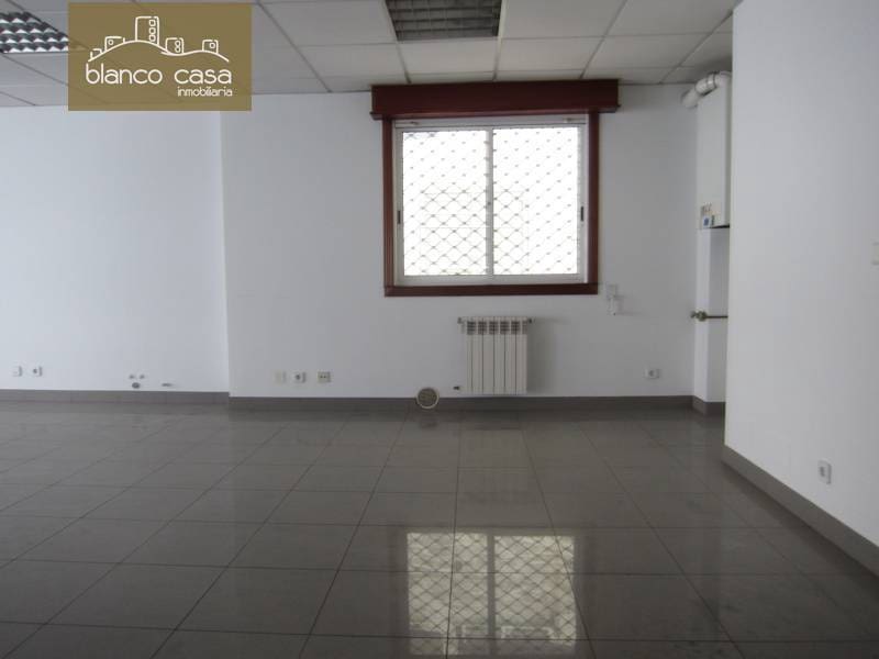Kontor att hyra i Carballo - 400 € (Ref: 2557861)
