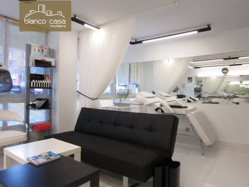 Negocio en Carballo en alquiler - 400 € (Ref: 2557869)