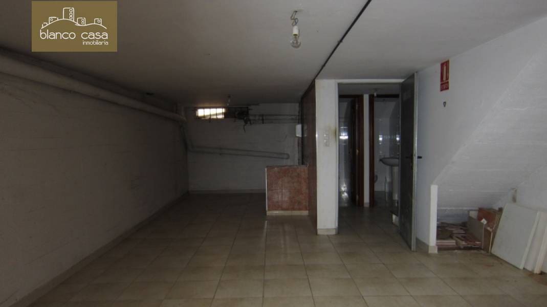 Commercial for rent in Carballo - € 500 (Ref: 3424994)