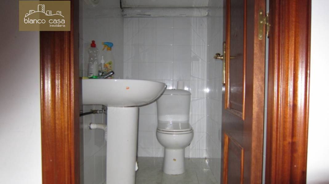 Commercial for rent in Carballo - € 500 (Ref: 3424994)