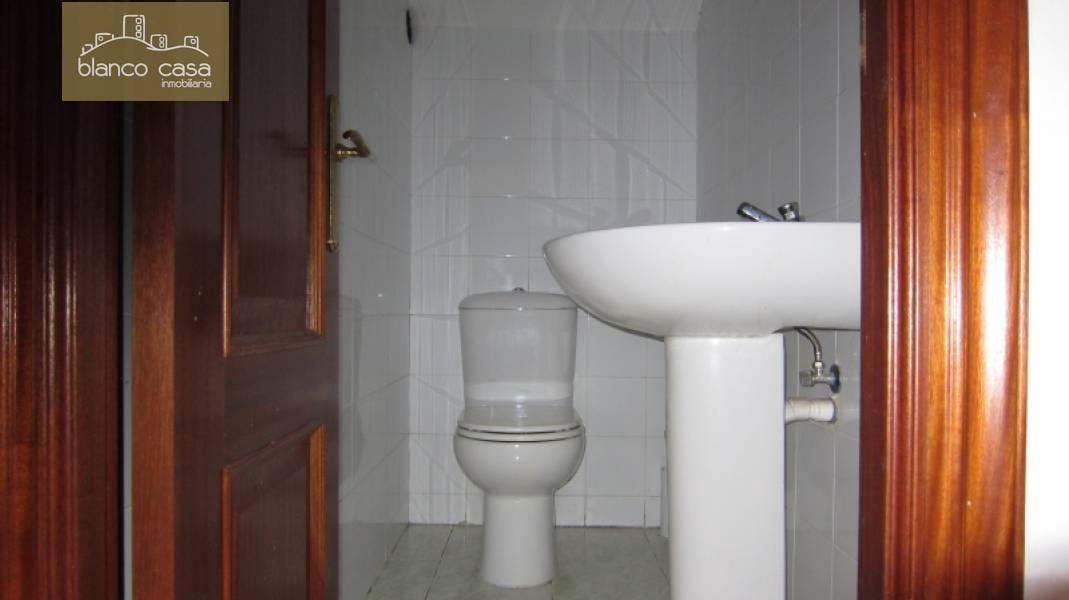 Commercial for rent in Carballo - € 500 (Ref: 3424994)