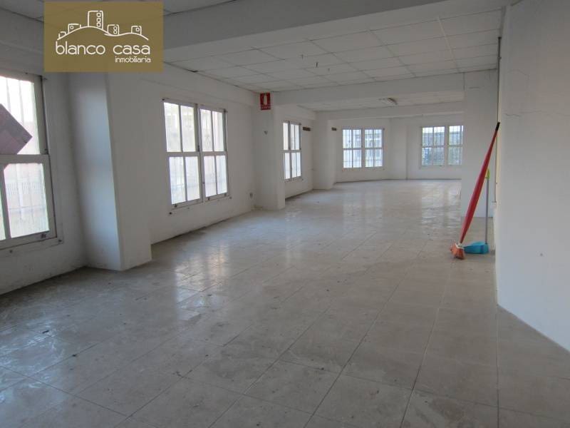 Commerciale da affittare in Carballo - 400 € (Rif: 3425002)