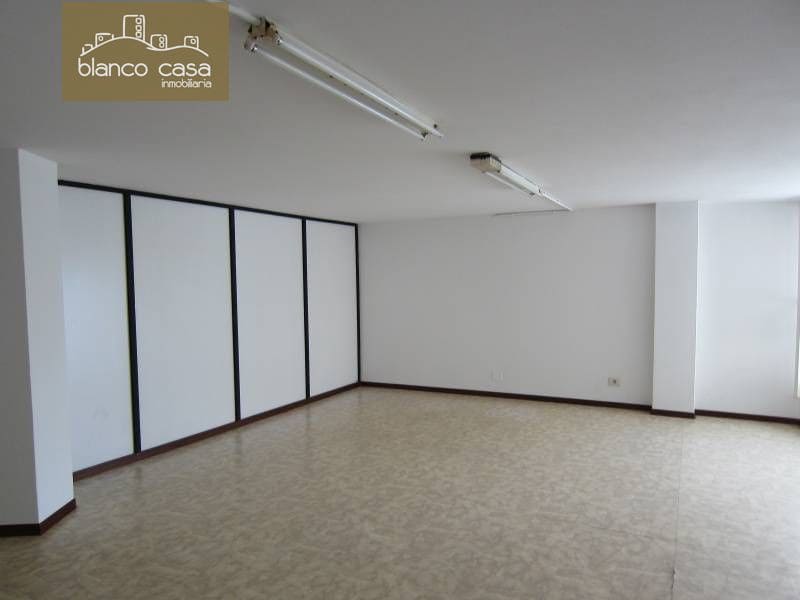 Erhverv til salg i Carballo - € 88.000 (Ref: 3425072)